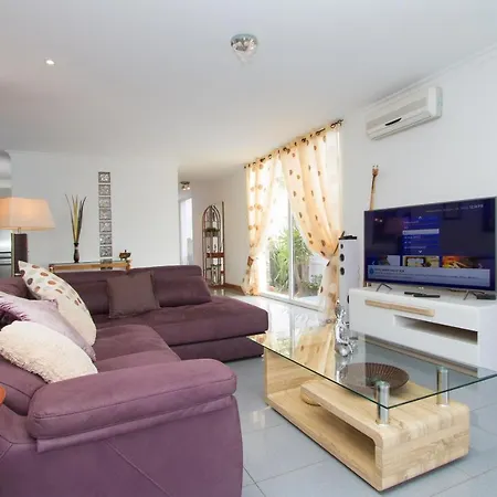 Casa Terrero Dos - 6 Bedroom - Heated Pool - Pool Table - Jacuzzi - Separate Annex * Puerto del Carmen (Lanzarote)